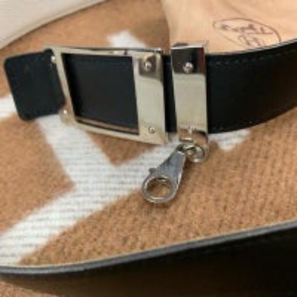 Authentic Hermes black and white Belt w/ keychain main image 11